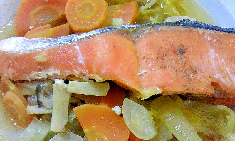 塩鮭が苦手な方に！塩鮭と野菜のバター蒸し煮‏