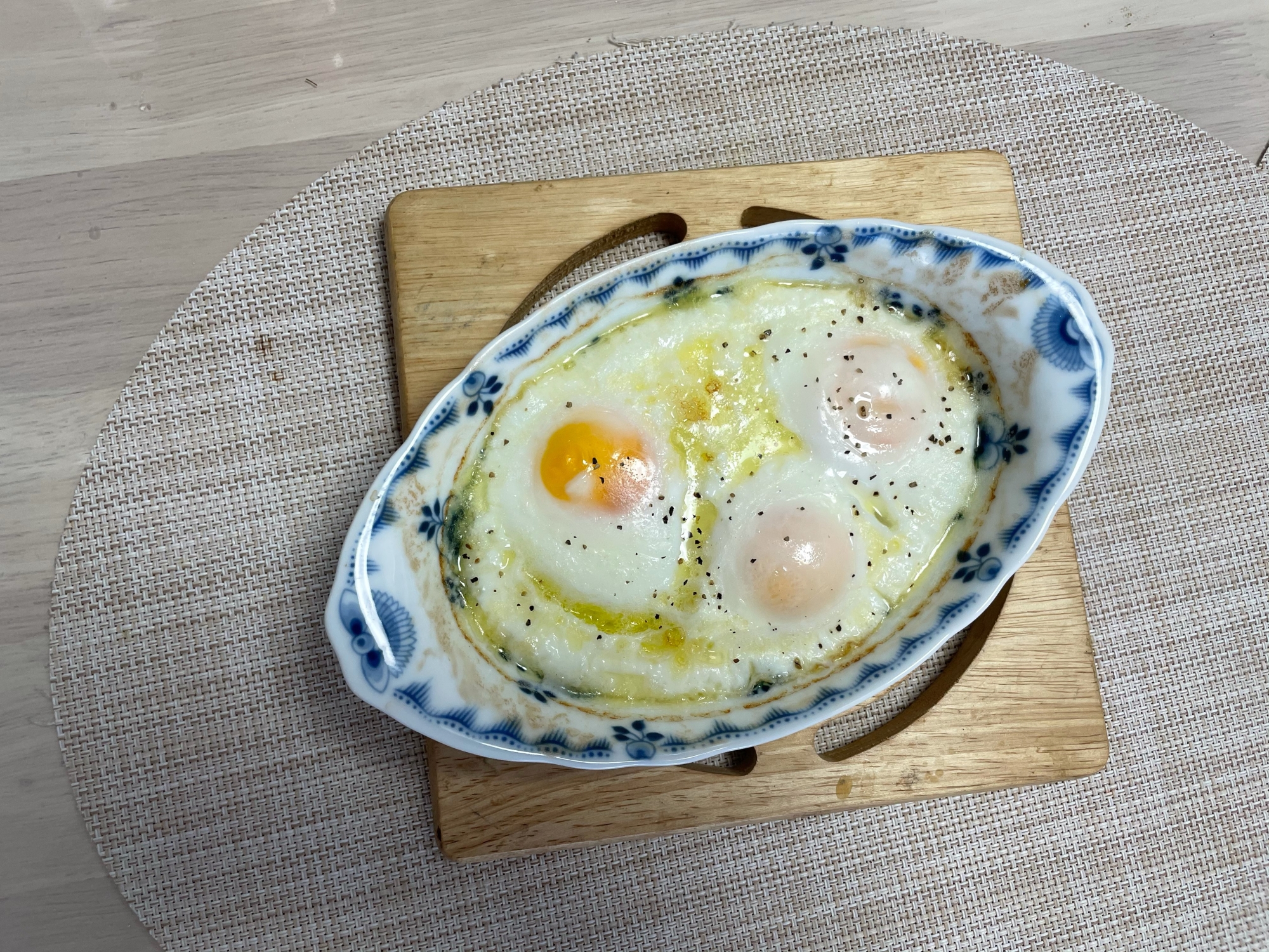 オーブンで焼くふっくら目玉焼き！