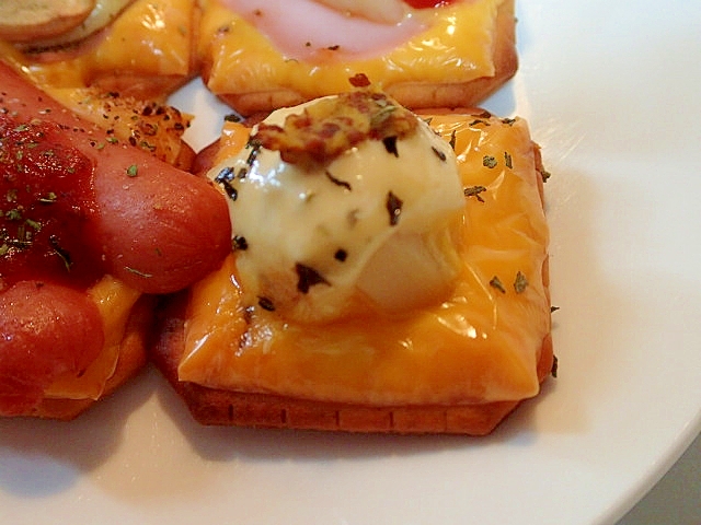 チェダーチーズとメークインの焼きクラッカー