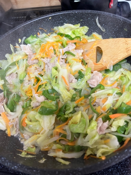 スーパーのトンテキと野菜炒めセットde肉野菜炒め☆