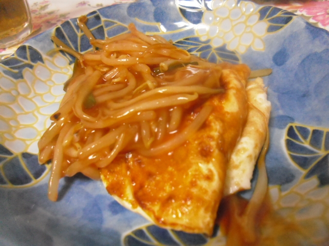 目玉焼きのモヤシあんかけ