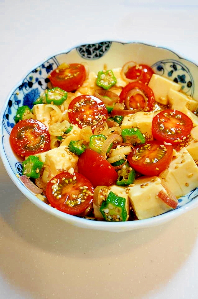 夏野菜でサッパリ！トマトとオクラと豆腐の中華サラダ