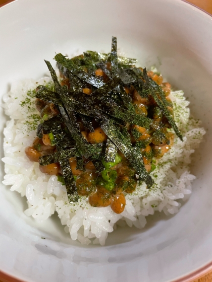 磯の香りと納豆がベストマッチでした！ 海苔と青のりの風味が納豆に合いますね♡ とっても美味しかったです(*^^*) レシピありがとうございます♪