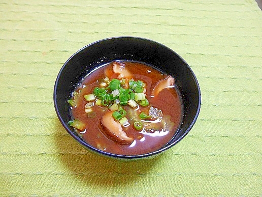 ゴーヤと椎茸のお味噌汁（赤だし）