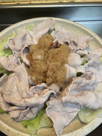 冷しゃぶのピリ辛おろしネギソースがけ