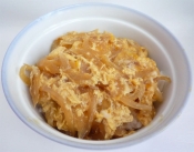 卵とたまねぎでシンプル玉子丼 親子丼風玉玉丼 レシピ 作り方 By Liqueur 楽天レシピ