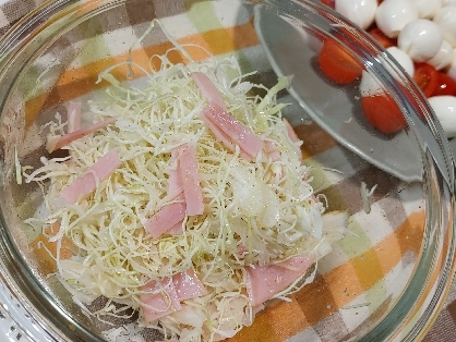 おつかれ様〜なんだか蒸し蒸しめちゃ暑くて〜エアコン稼働中wこちら絶対に沢山食べたいので硝子ボウルのまま失礼(*´ω`)ゞダシ系簡単旨味凝縮美味でしたゴチ39♡