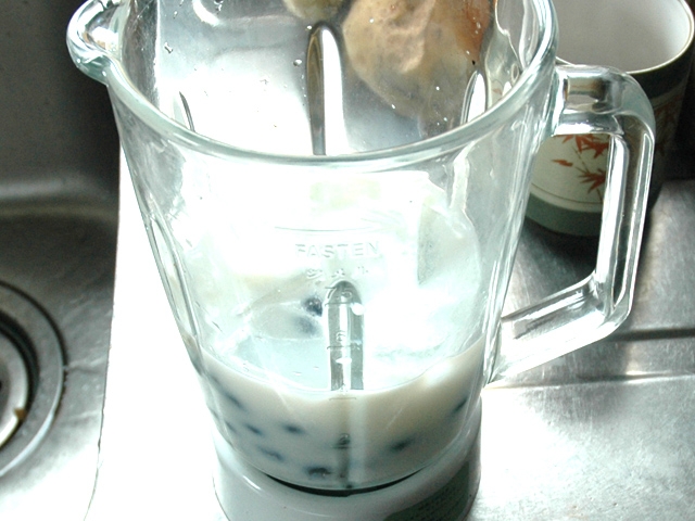氷も砕けるミキサーで ブルーベリーフラペチーノ風 レシピ 作り方 By Torezu 楽天レシピ