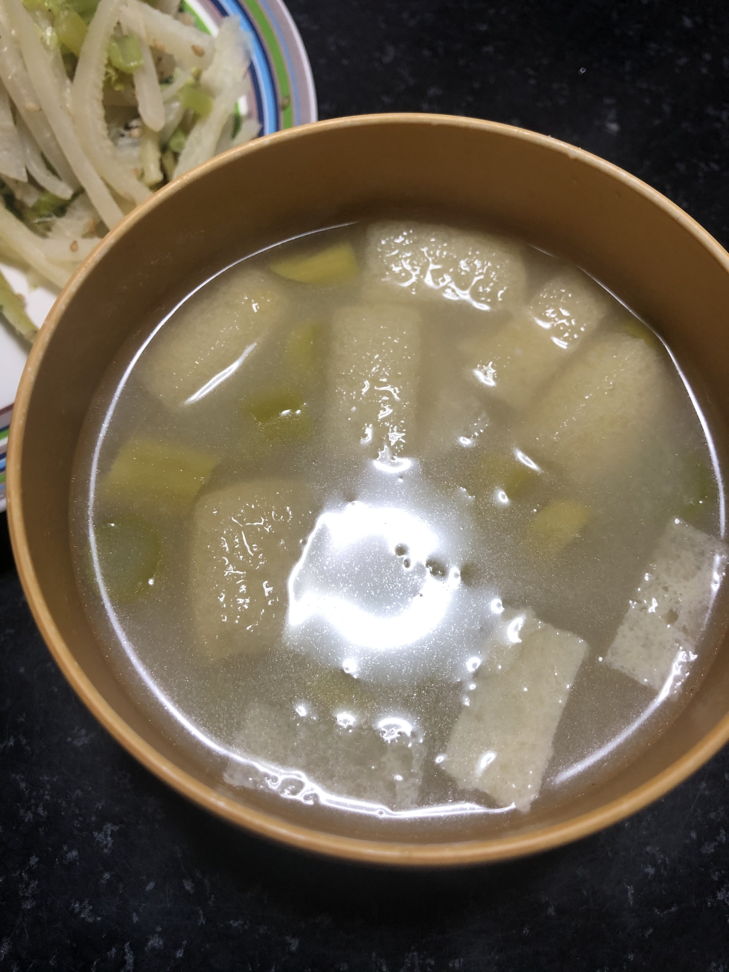 捨てないで アスパラの根元でお味噌汁 レシピ 作り方 By てぃも1010 楽天レシピ 捨てないで アスパラの根元でお味噌汁 レシピ 作り方 By てぃも1010 楽天レシピ