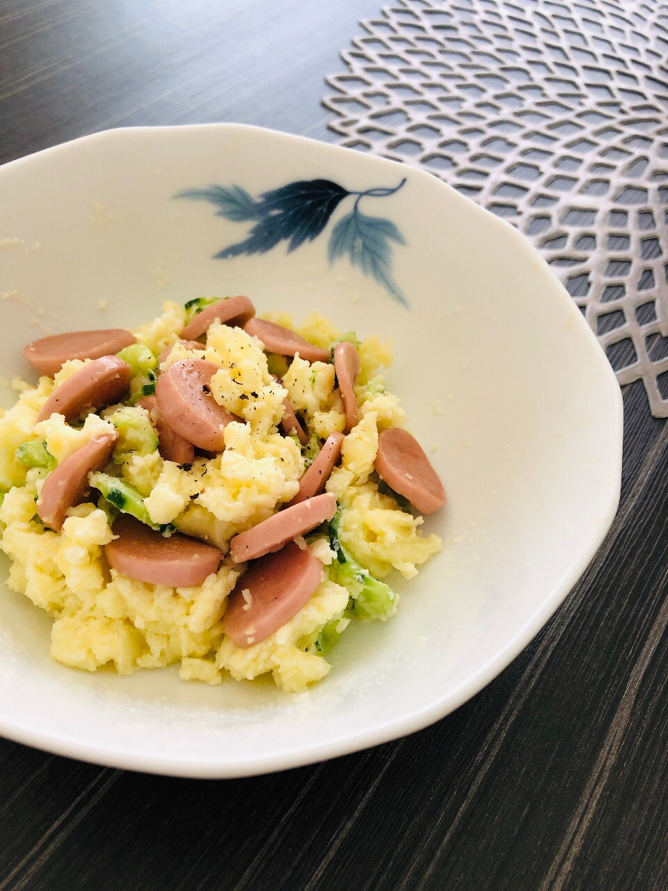 焼き魚肉ソーセージのポテサラ