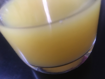 ラム酒入りオレンジ・レモンジュース