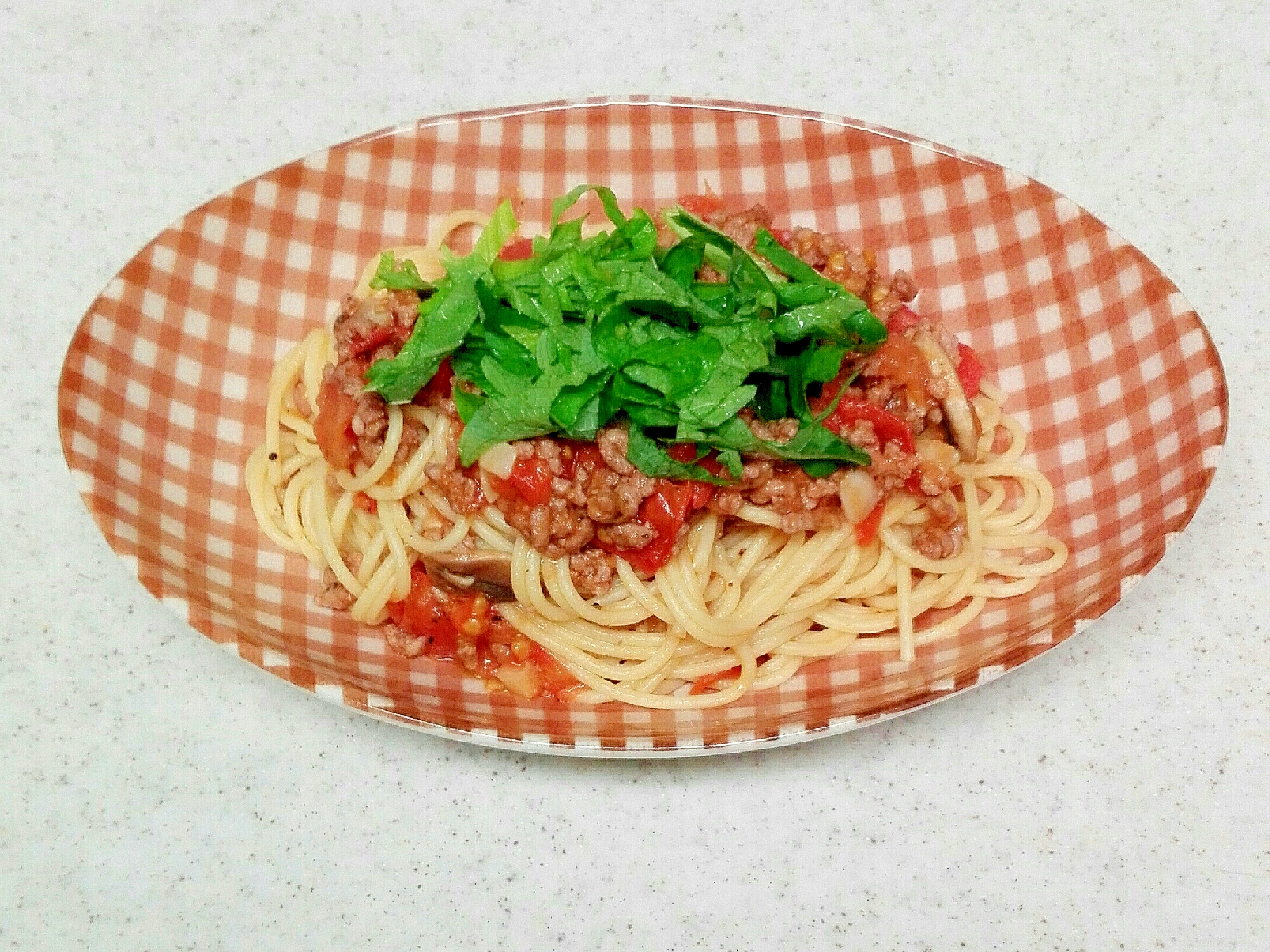 平日のお昼に自分の為に作るトマト＆挽肉のスパゲティ