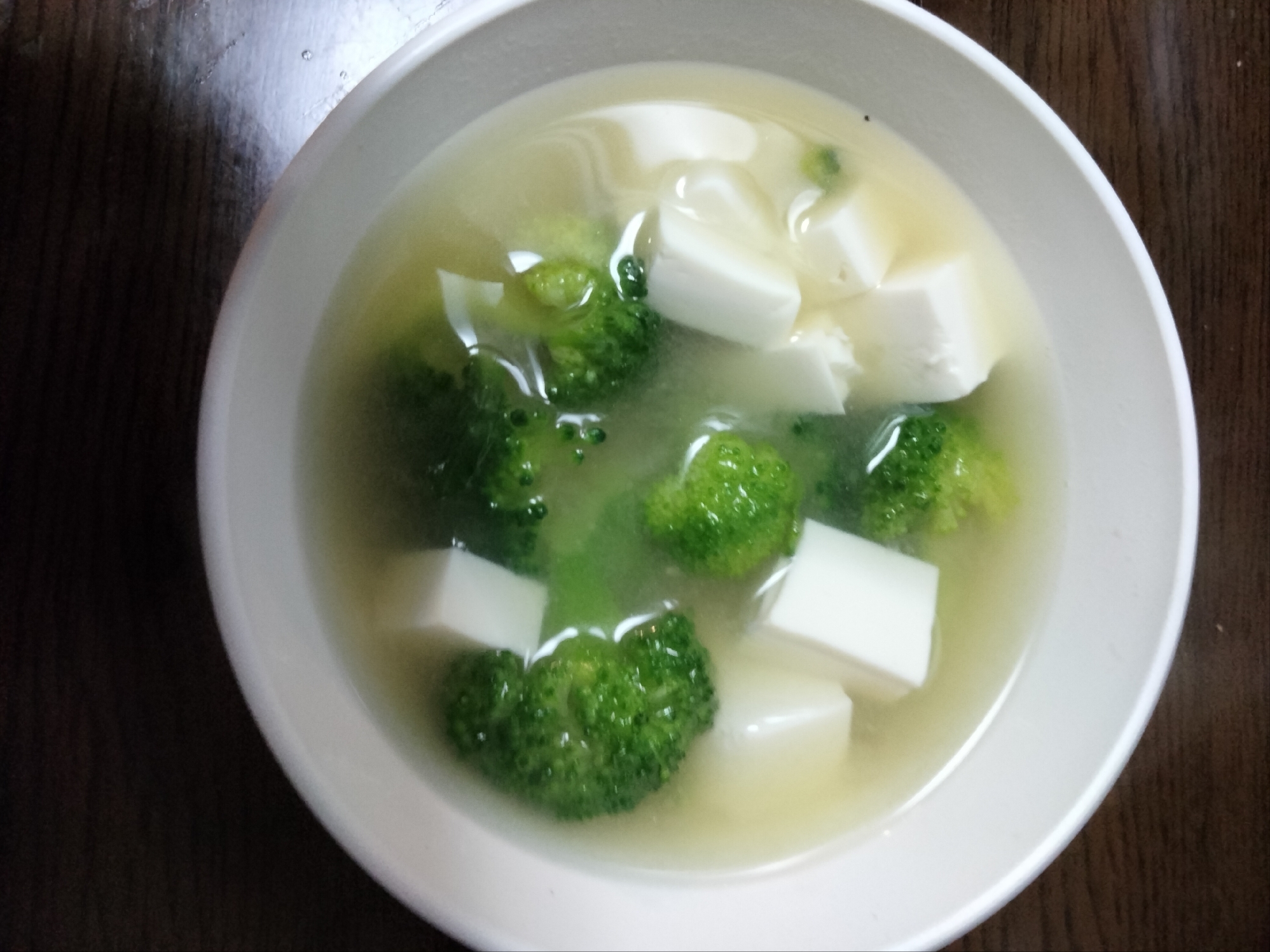 ブロッコリーと豆腐の味噌汁