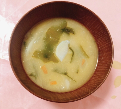 Anoaちゃん♪紅白お味噌汁良いですね。わかめをいれて夜ご飯に作りました♪楽しみです♪ෆ˚*੯ू` ෆ˚*꒱❤︎ଓ