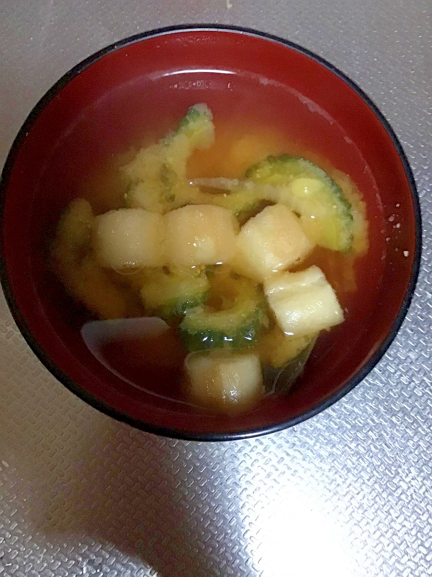 ゴーヤとお麩の味噌汁。