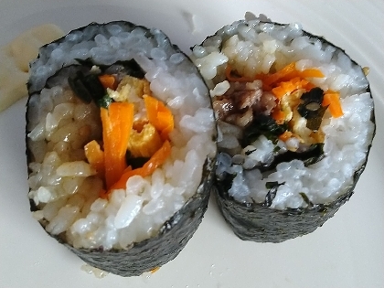 キンパ(韓国風巻き寿司)