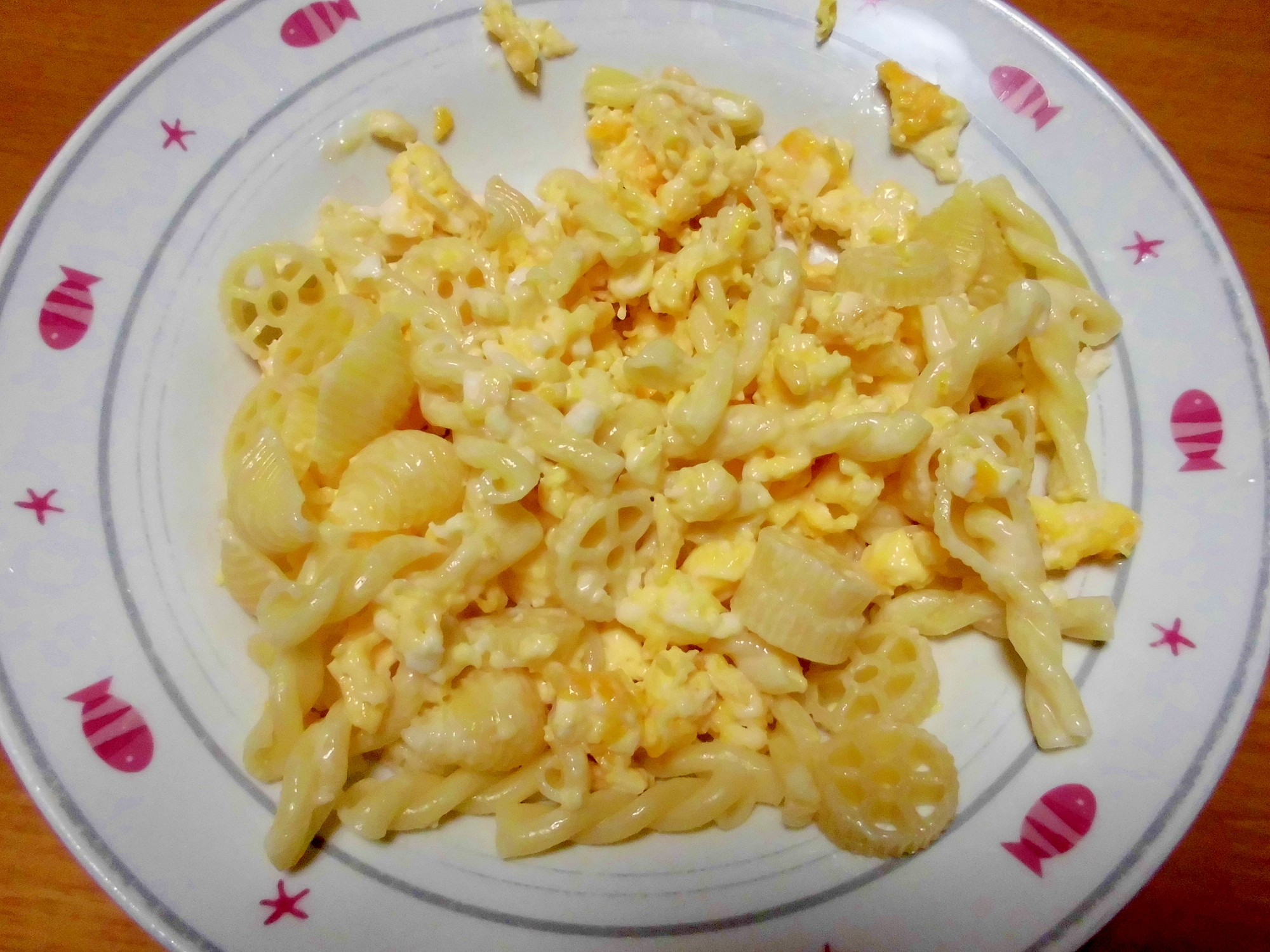 マカロニと炒り卵の白みそマヨサラダ
