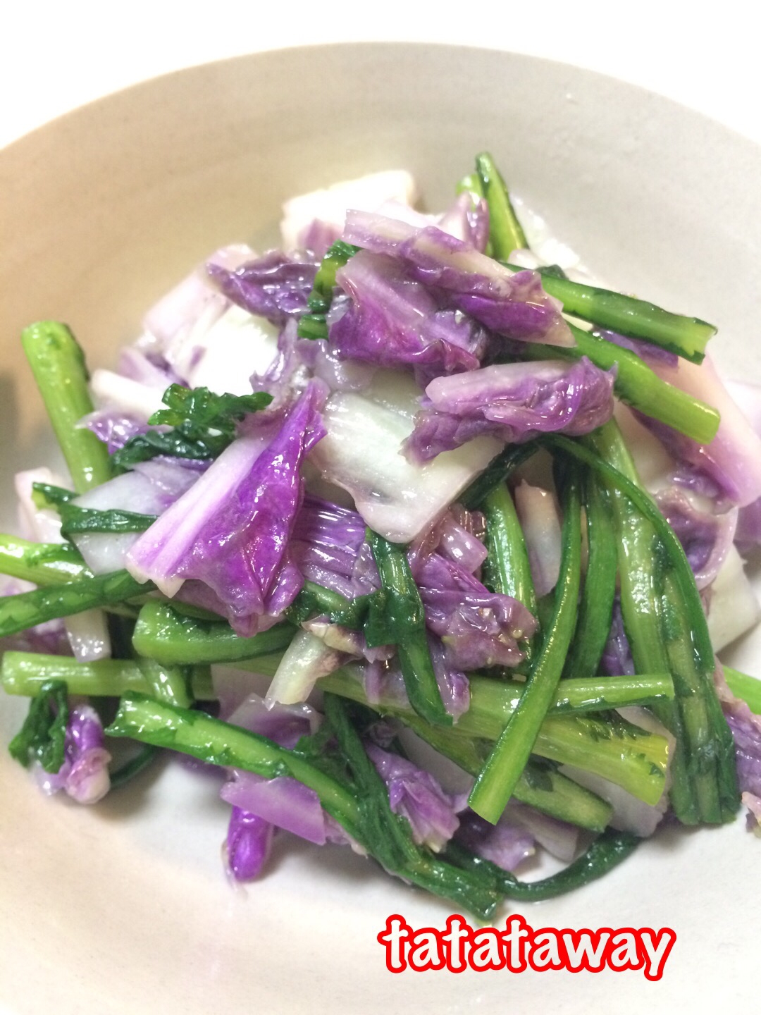 紫白菜と春菊のニンニク炒め