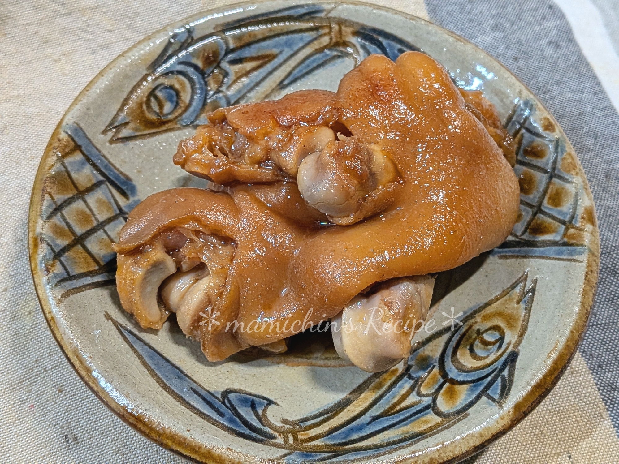 てびち＝豚足の煮込み