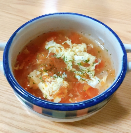 トマトと卵で美味しいスープが出来ました(*^-^*)
トマトの酸味が良いですね〜♪
ご馳走様でした☆