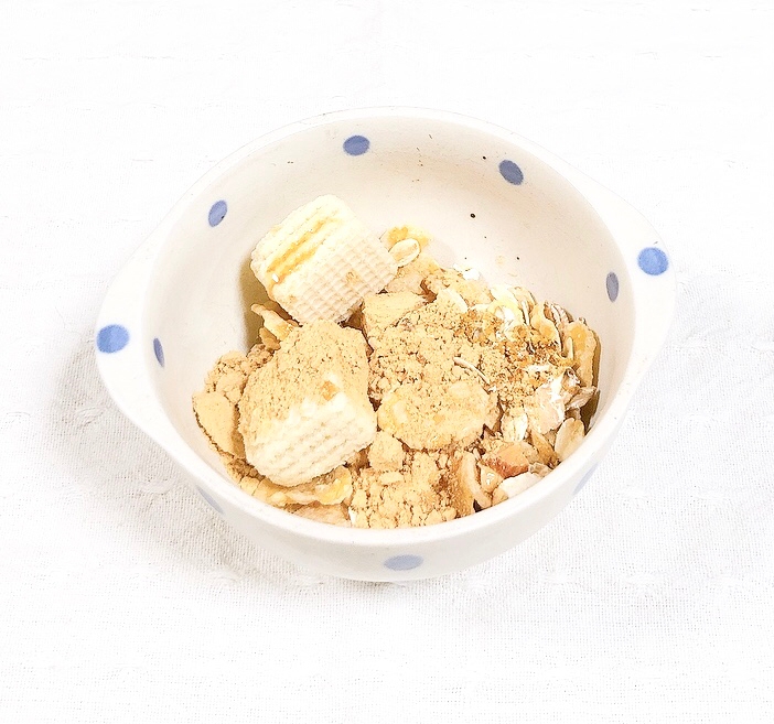 簡単⭐きな粉とウエハース入りコーンフレーク