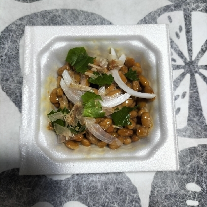 新玉ねぎ大葉♪鰹節納豆