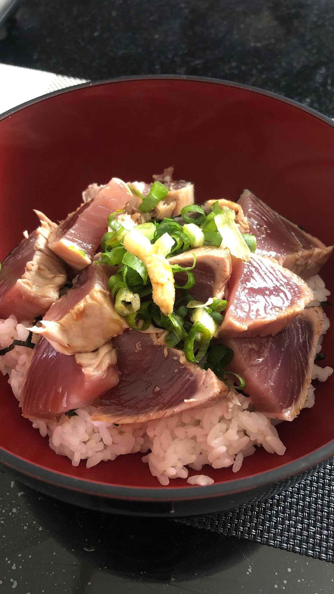 簡単漬けて乗せるだけ カツオのたたき丼 レシピ 作り方 By みぃご飯 楽天レシピ 簡単漬けて乗せるだけ カツオのたたき丼 レシピ 作り方 By みぃご飯 楽天レシピ