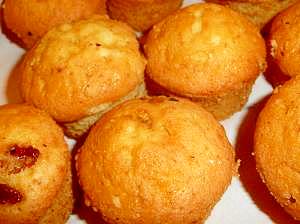 バターたっぷりオレンジ風味のレーズンカップケーキ レシピ 作り方 By Mina 楽天レシピ バターたっぷりオレンジ風味のレーズンカップケーキ レシピ 作り方 By Mina 楽天レシピ