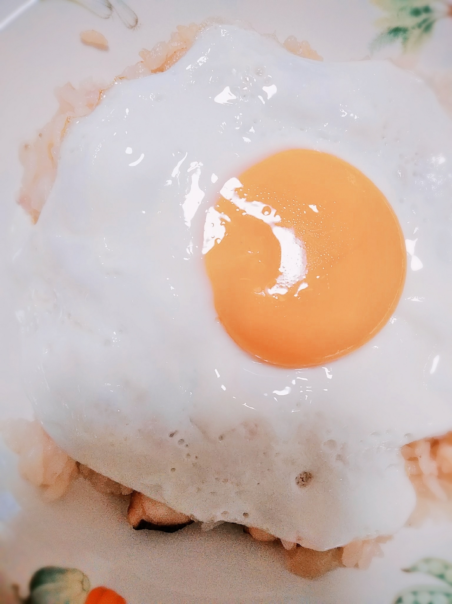 目玉焼きのせチャーハン