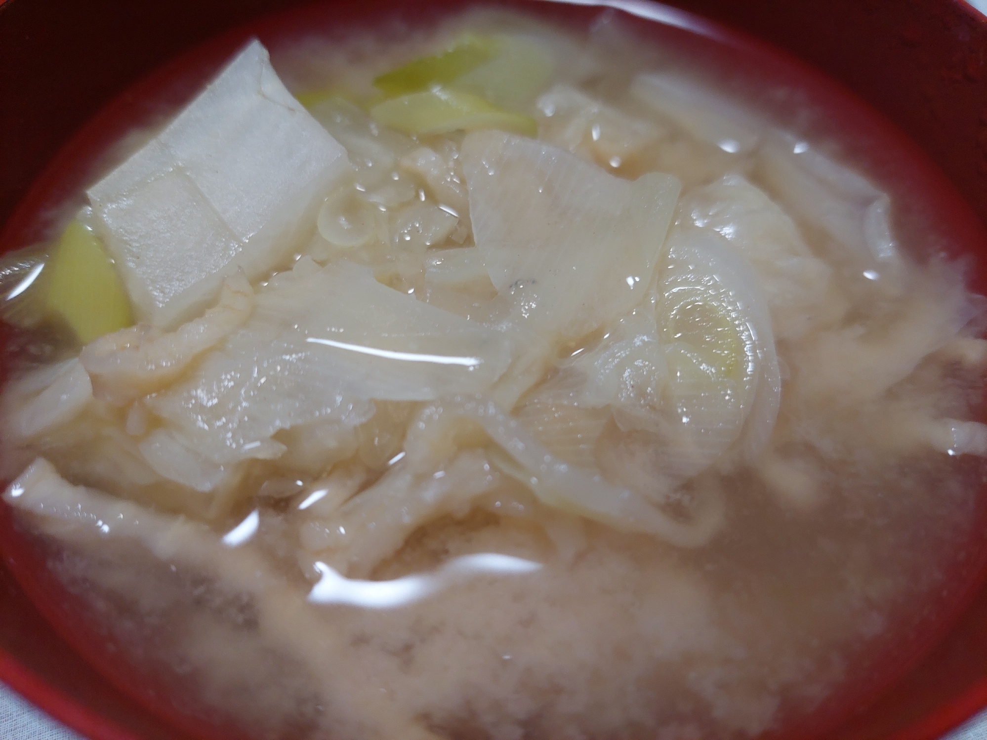 白菜と油揚げの味噌汁