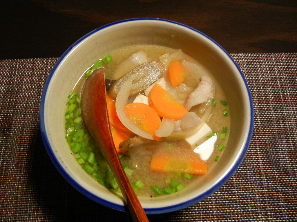 豚肉と根野菜のけんちん汁