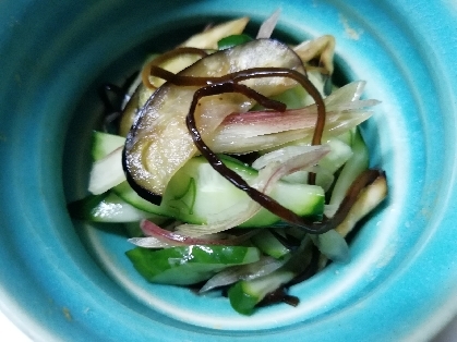 茄子とキュウリの塩昆布揉み