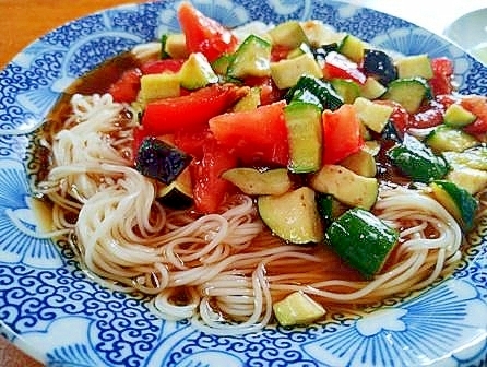 トマト・きゅうり・茄子の　ぶっかけ素麺