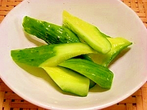 塩 砂糖 麺つゆで簡単 旨いキュウリ漬け レシピ 作り方 By ブルーボリジ 楽天レシピ 塩 砂糖 麺つゆで簡単 旨いキュウリ漬け レシピ 作り方 By ブルーボリジ 楽天レシピ