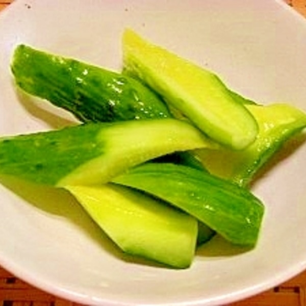 塩 砂糖 麺つゆで簡単 旨いキュウリ漬け レシピ 作り方 By ブルーボリジ 楽天レシピ 塩 砂糖 麺つゆで簡単 旨いキュウリ漬け レシピ 作り方 By ブルーボリジ 楽天レシピ