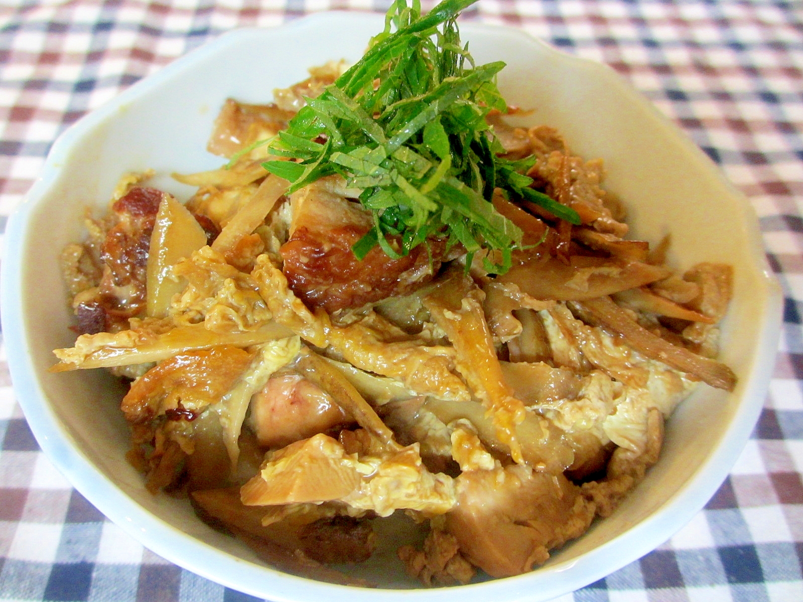 鶏とごぼうの卵とじ丼