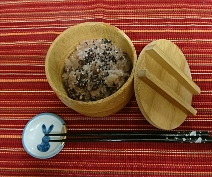 こんばんは　はなまる子さん
何の祝い事は無くてもいつも美味しいお赤飯。レンジ、炊飯器、圧力鍋、蒸し器...どれで作るのが一番美味しいのかしら？実験研究中です。