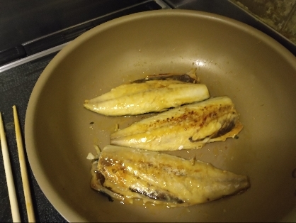 フライパンで焼き魚を作るのが初めてでしたが、生臭さもなくおいしく焼けました。レシピ投稿ありがとうございます。