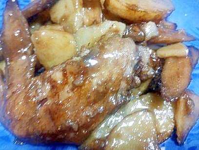 鶏手羽先・ごぼう・じゃがいもの　甘辛炒め