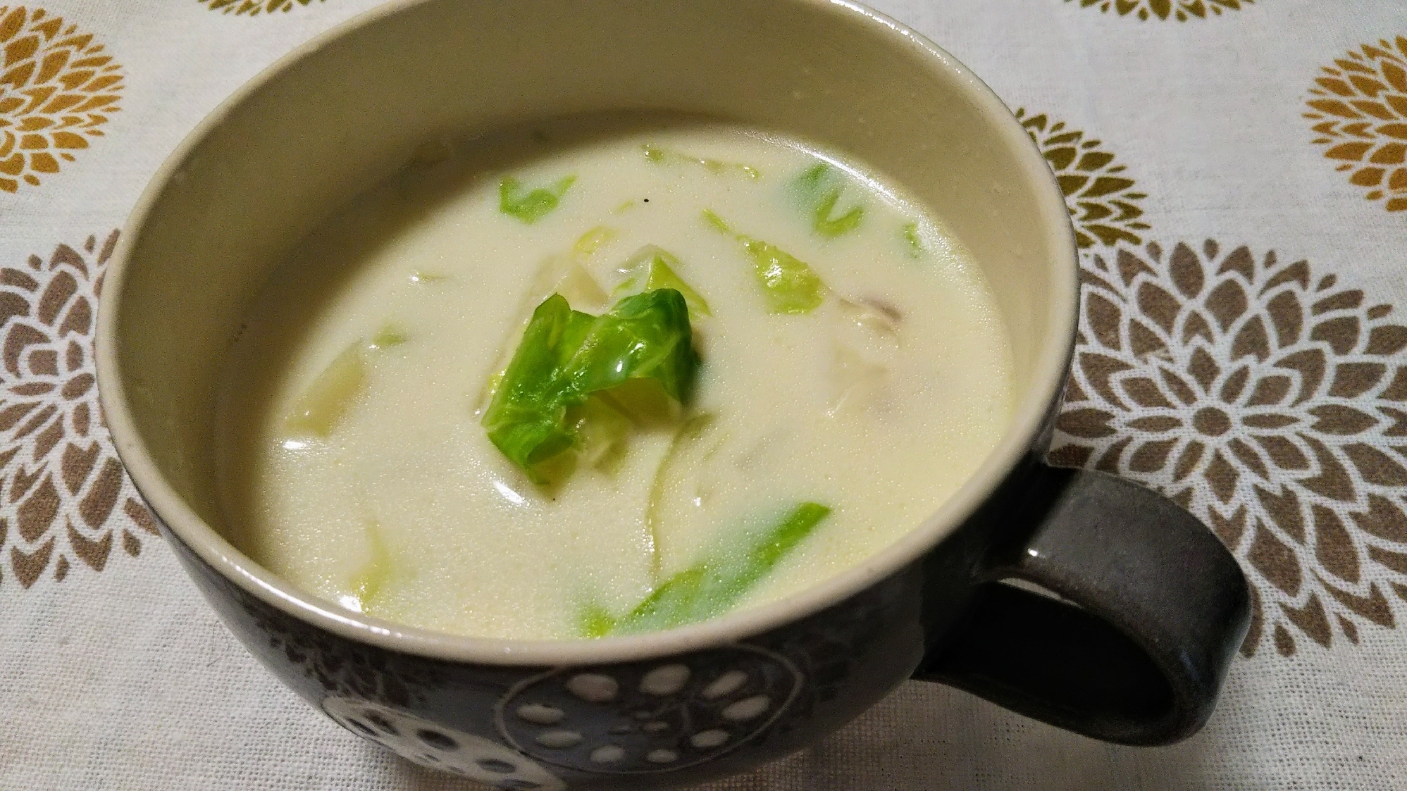 野菜とシーフードの豆乳スープ