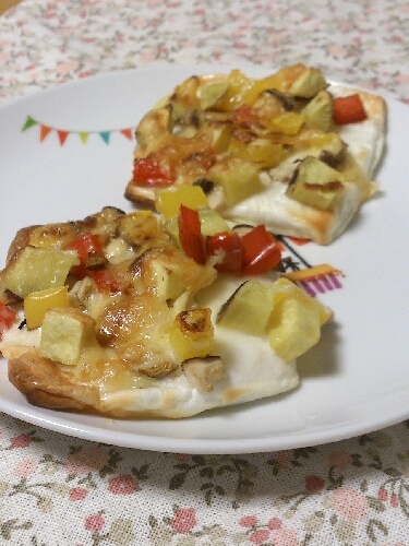 はんぺんの上にパラダイスがヽ(´▽｀)/
彩り綺麗でケーキみたい（笑）