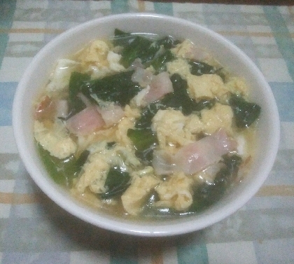 小松菜ベーコンのコンソメ卵スープ