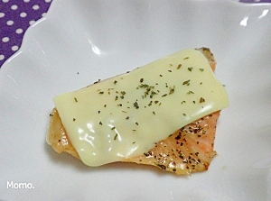 甘塩鮭のチーズ焼き