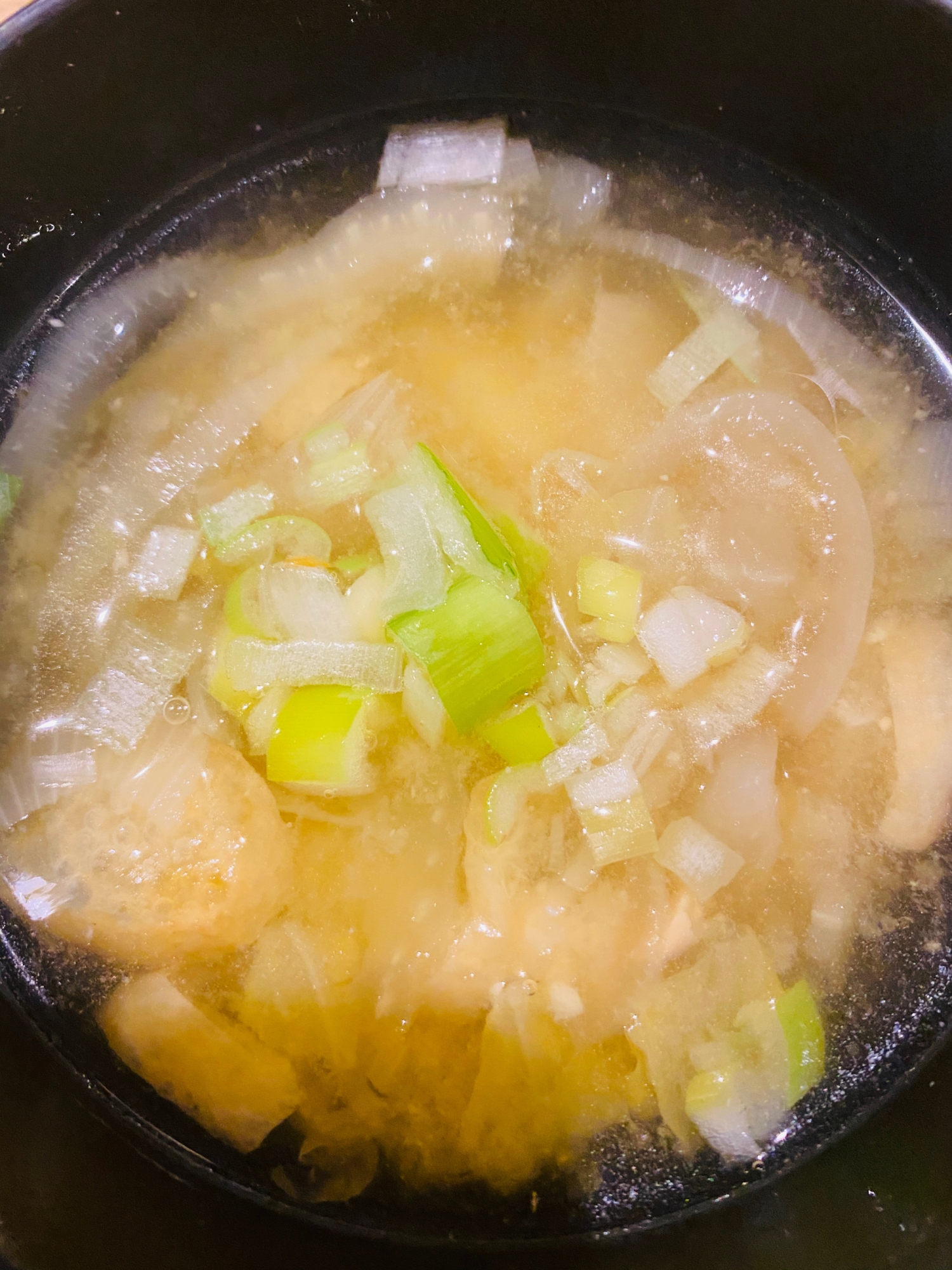 油揚げ、白菜、玉ねぎ、じゃがいもの欲張りお味噌