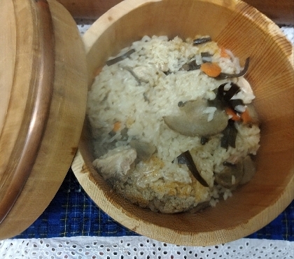 鶏肩肉と牛蒡のおこわ（蒸し器バージョン）