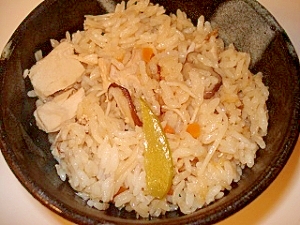 ツナ缶で作る、炊き込みご飯