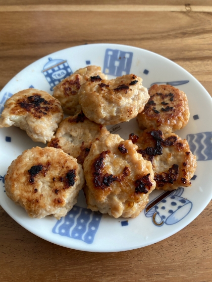 鶏ひき肉で肉汁プリプリつくねハンバーグ⭐