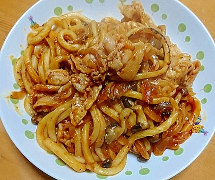 豚肉と玉ねぎときのこのケチャップペーパー焼きうどん