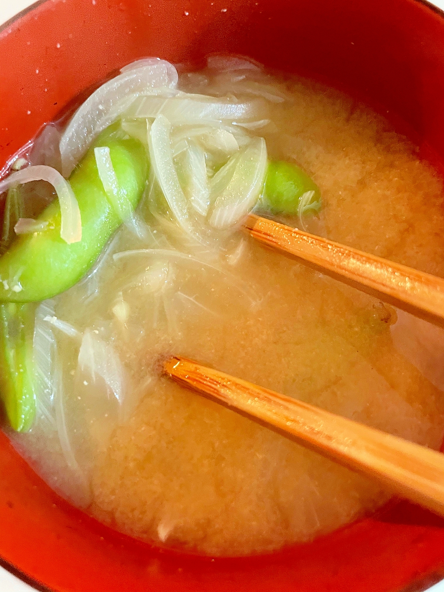 冷凍枝豆と玉ねぎの味噌汁