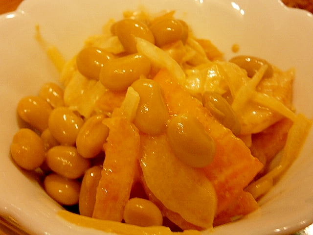 柿・玉ねぎ・大豆の味噌マヨ和え